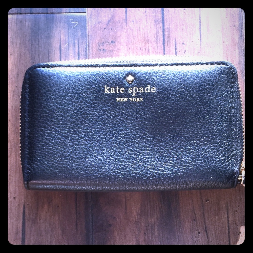 Kate Spade medium wallet